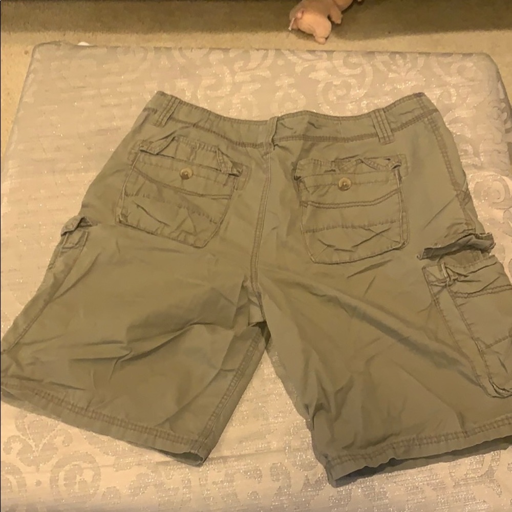 Shorts - Picture 2 of 3